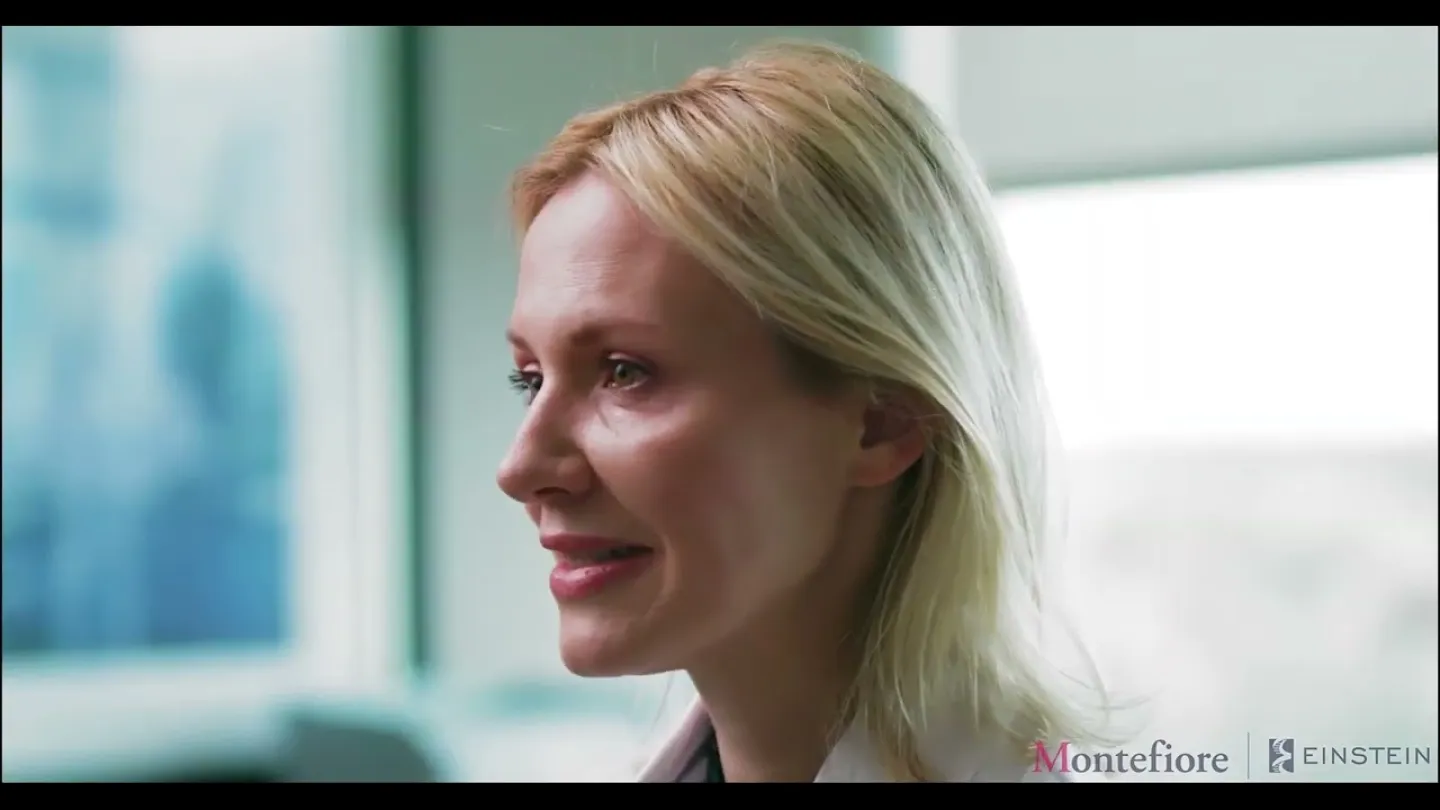 Doctor discussing your journey through total hip and knee replacement surgery