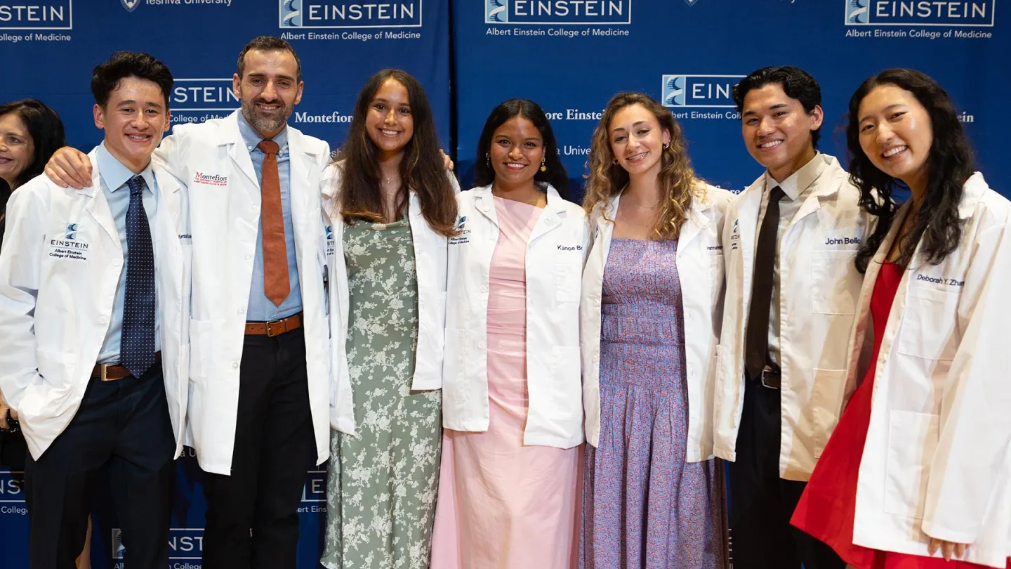 White Coate 2025 - Hero