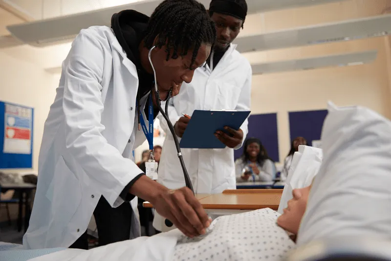 Collaborative Virtual Outreach Curriculum for Medical Students