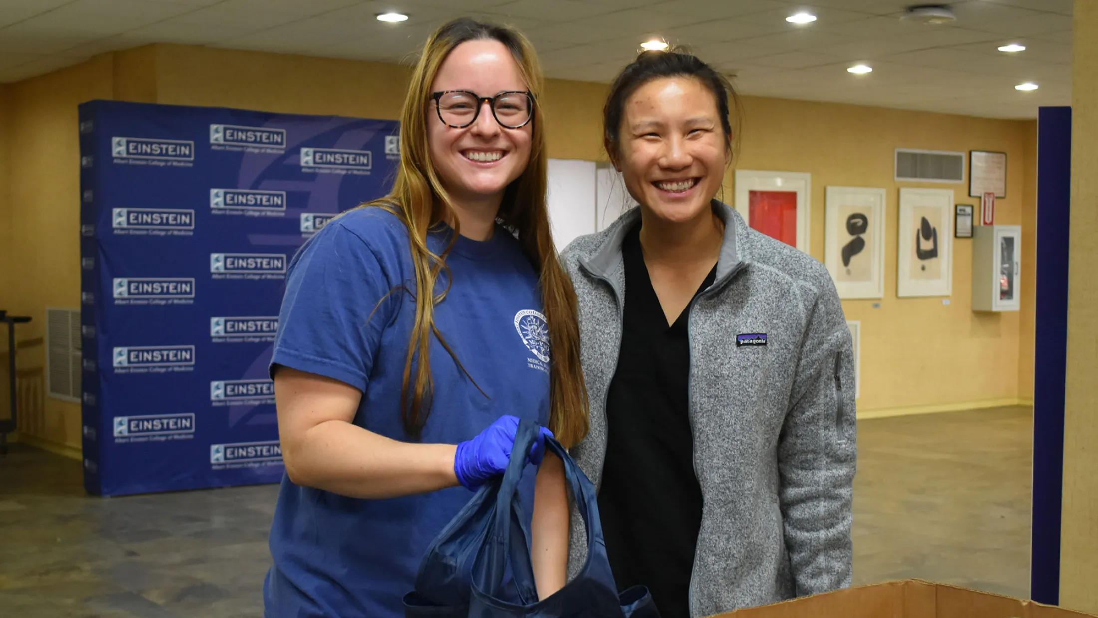 Sandra Pelka and Alexandra Tse, third-year M.D. students