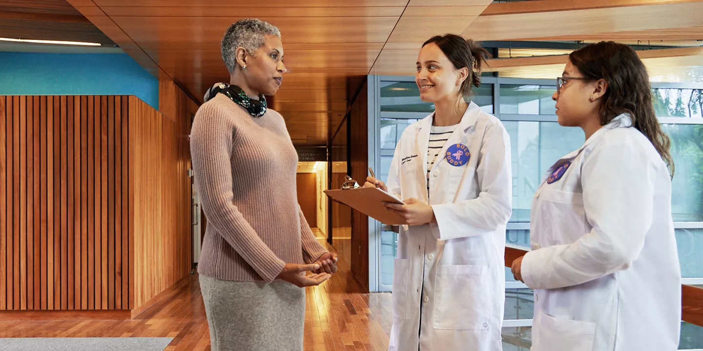 Patient with Bold navigator. 