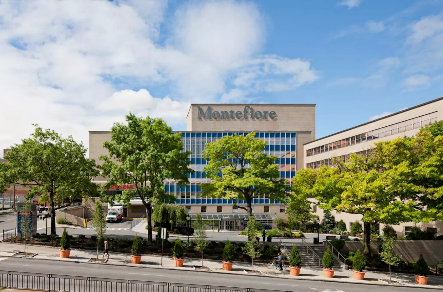 Montefiore Einstein North—Wakefield