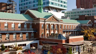 An exterior photo of Montefiore's Moses campus.